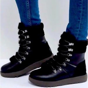 UGG Waterproof lace up Snow Boots in Black, size 6